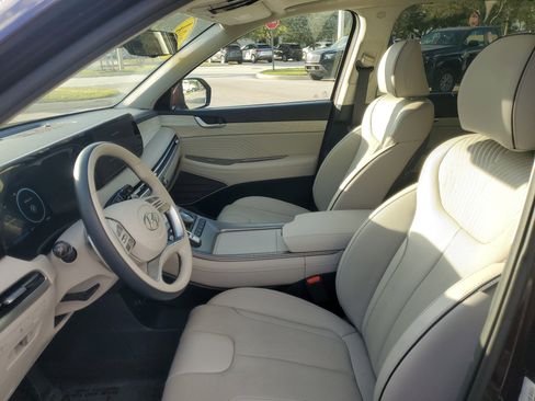 Used 2024 Hyundai Palisade Calligraphy image 16