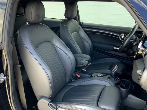 Certified 2024 MINI Cooper SE image 8