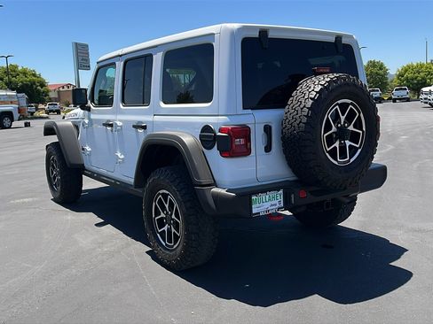 Used 2025 Jeep Wrangler Unlimited Rubicon AWD/4WD image 5