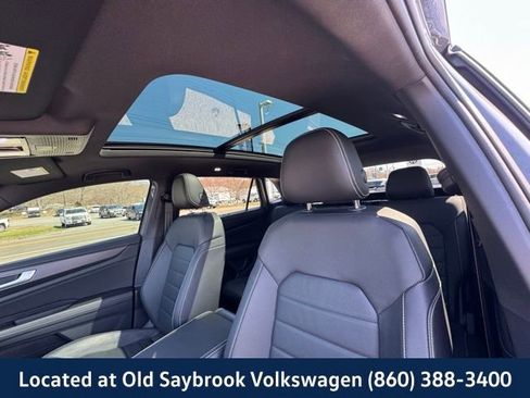 Certified 2025 Volkswagen Atlas Cross Sport SEL R-Line AWD/4WD image 31