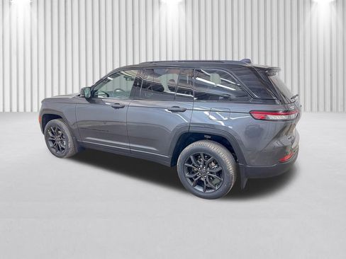 New 2025 Jeep Grand Cherokee Limited w/ MOPAR Finishing Package image 7