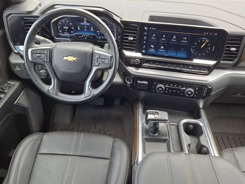 Used 2023 Chevrolet Silverado 1500 High Country w/ Technology Package AWD/4WD image 28
