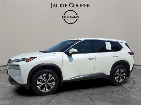 Used 2021 Nissan Rogue SV image 1