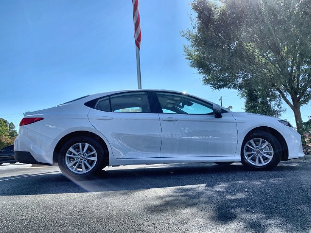 Used 2026 Toyota Camry LE w/ Convenience Package FWD image 9