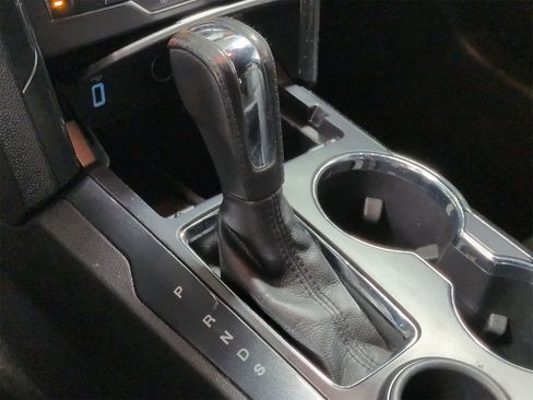 Used 2017 Ford Explorer XLT w/ Equipment Group 202A image 33