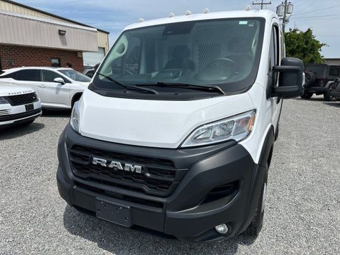 Used 2023 RAM ProMaster 2500 w/ Driver Convenience Group FWD image 2