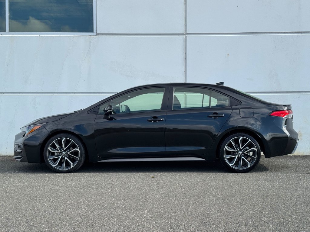 Certified 2022 Toyota Corolla SE w/ SE Premium Package FWD image 4
