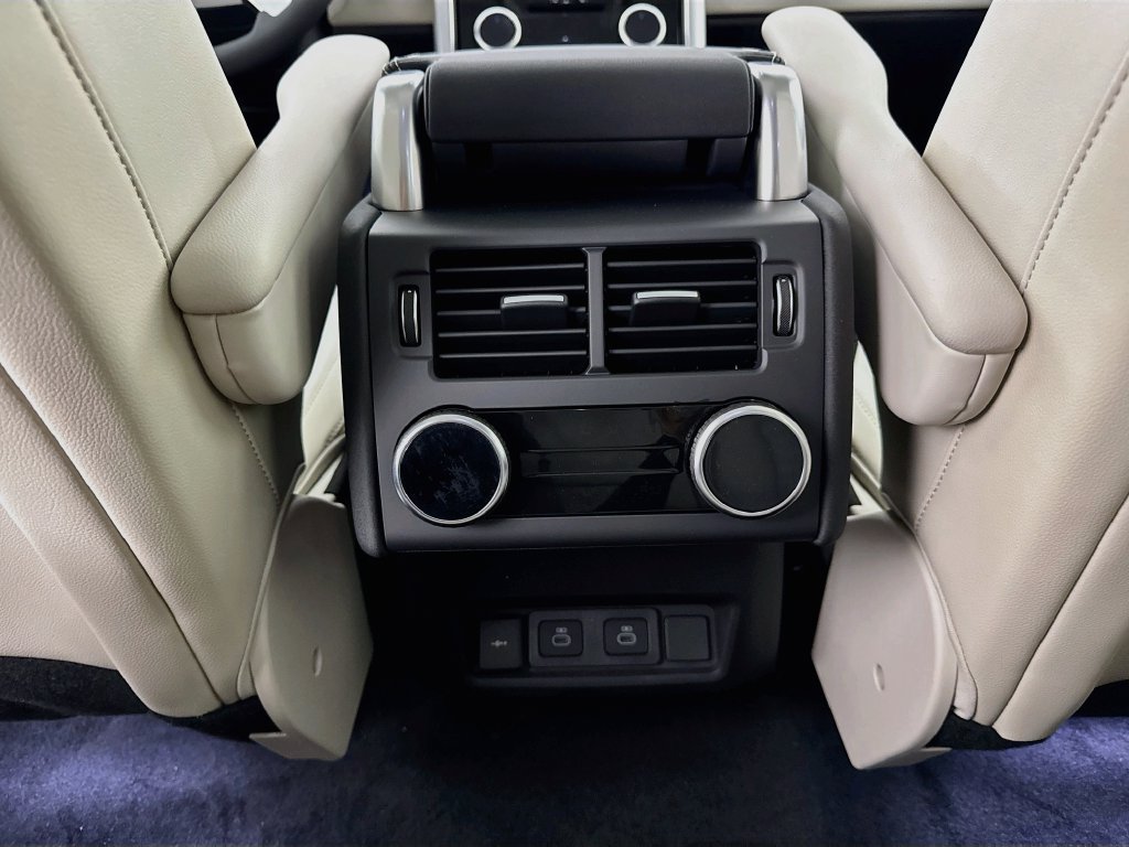 New 2026 Land Rover Discovery Dynamic SE AWD/4WD image 27