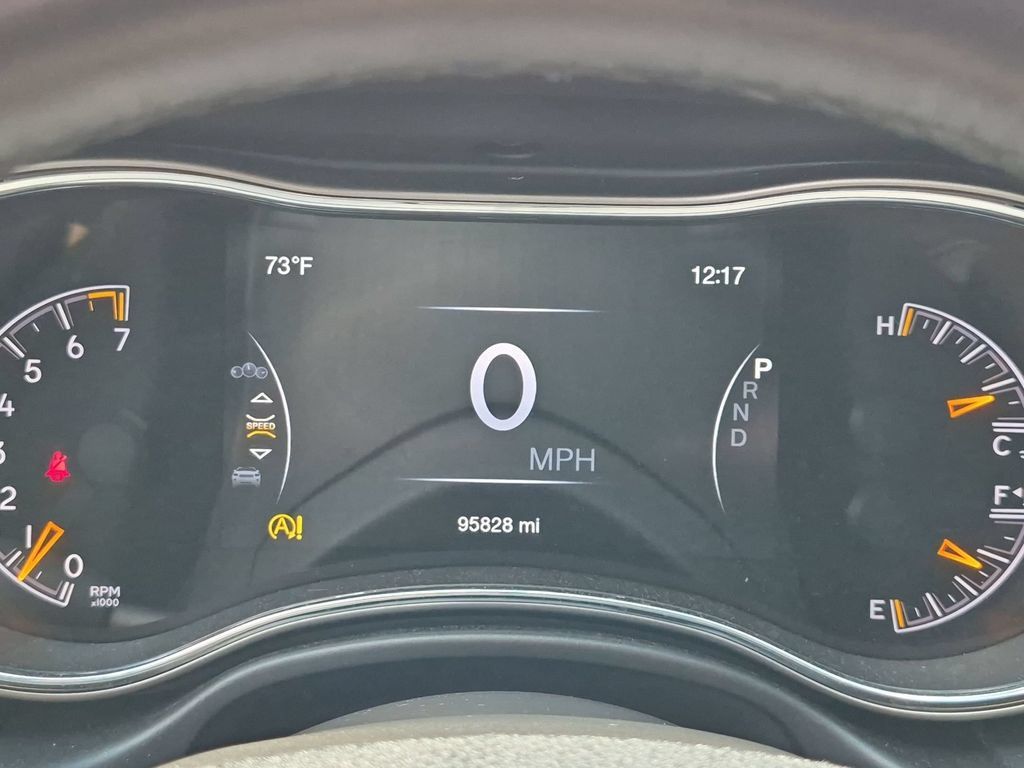 Used 2018 Jeep Grand Cherokee Altitude AWD/4WD image 15