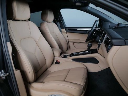 New 2026 Porsche Macan Base image 11