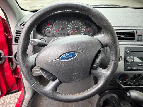 Used 2007 Ford Focus SE FWD image 15