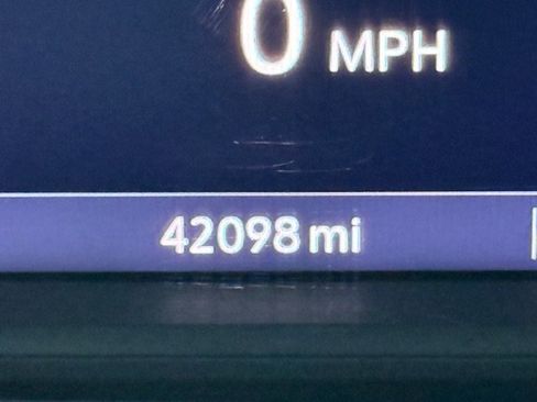 Used 2021 GMC Sierra 1500 SLE w/ Preferred Package image 21