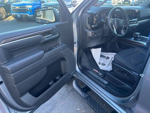 Used 2023 Chevrolet Silverado 1500 LT Trail Boss image 17