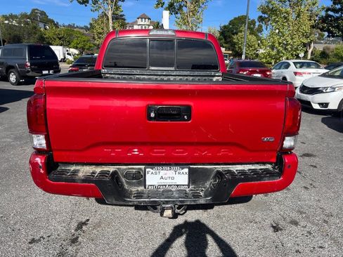 Used 2016 Toyota Tacoma TRD Sport image 7