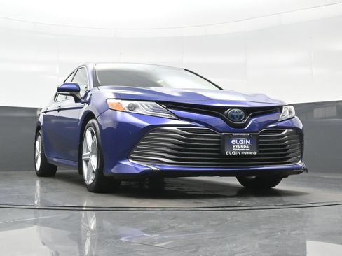 Used 2018 Toyota Camry XLE w/ Four Season Floor Mat Package FWD image 31