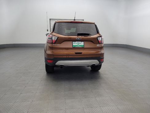 Used 2017 Ford Escape SE w/ SE Cold Weather Package image 6