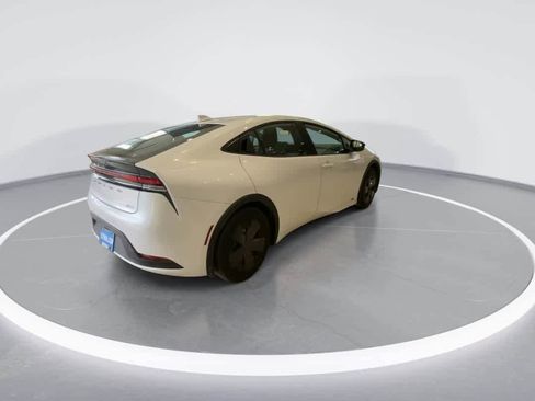 Used 2023 Toyota Prius LE AWD/4WD image 8