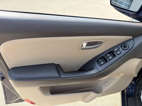 Used 2008 Hyundai Elantra GLS FWD image 12