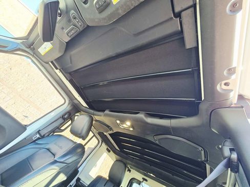 Used 2022 Jeep Wrangler Unlimited Sahara w/ Safety Group image 9