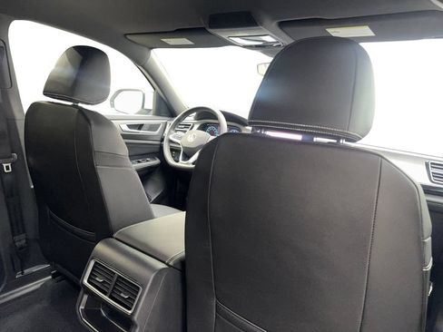 Used 2025 Volkswagen Atlas Cross Sport SE FWD image 42