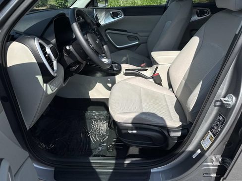 Used 2023 Kia Soul LX FWD image 23