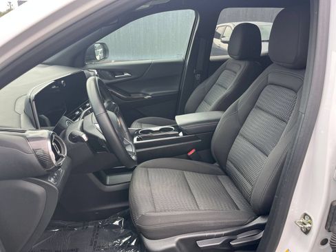 Used 2025 Chevrolet Equinox LT FWD image 36