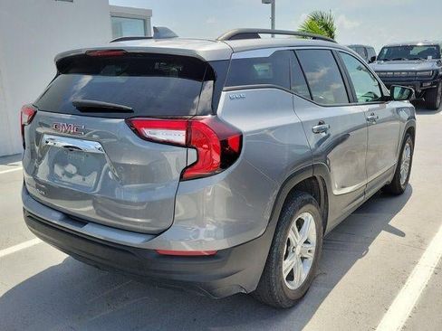 Used 2024 GMC Terrain SLE w/ Driver Convenience Package FWD image 5