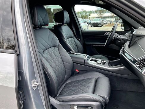 Certified 2025 BMW X5 xDrive40i image 9