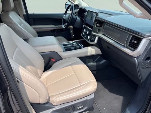 Used 2024 Ford Expedition XLT RWD image 44