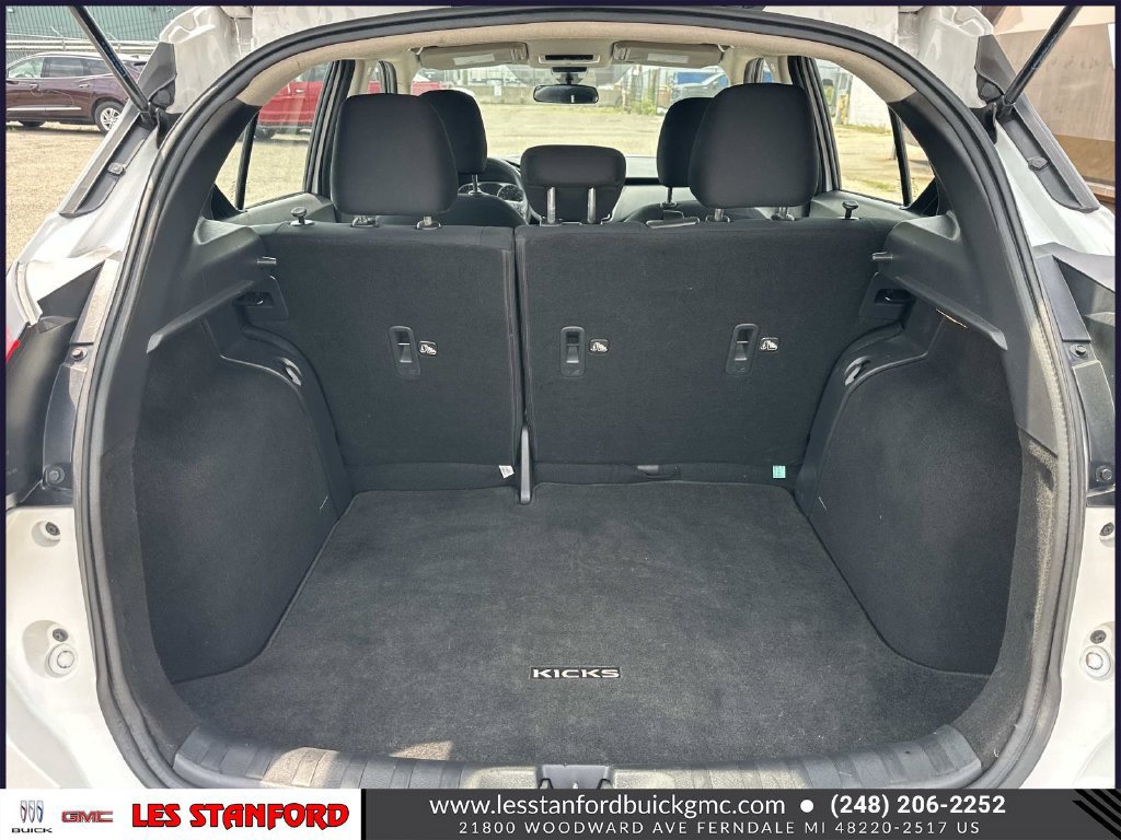 Used 2023 Nissan Kicks S FWD image 11