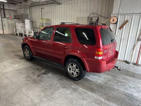 Used 2005 Ford Escape Limited AWD/4WD image 15