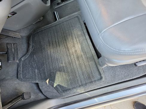 Used 2005 Dodge Grand Caravan SXT w/ Leather Interior Group FWD image 40