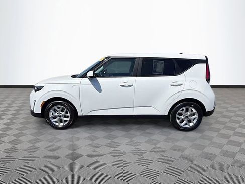 Used 2025 Kia Soul S FWD image 4
