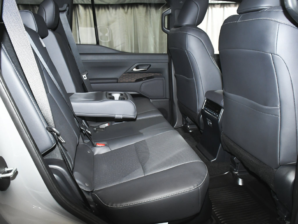 Used 2024 Lexus GX 550 w/ Accessory Package (Z1) AWD/4WD image 50