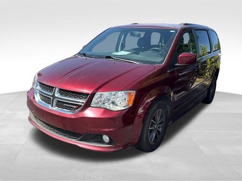 Used 2017 Dodge Grand Caravan SXT FWD image 5