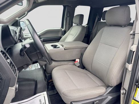 Used 2018 Ford F150 XLT w/ Equipment Group 302A Luxury AWD/4WD image 19