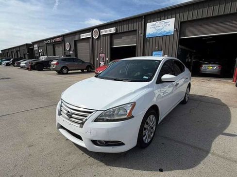 Used 2015 Nissan Sentra S image 8