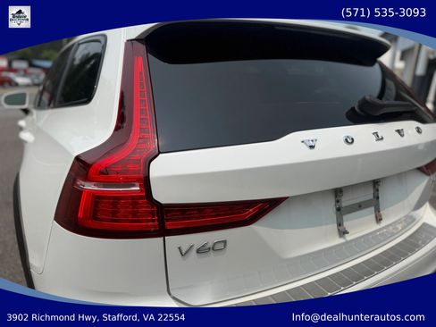 Used 2020 Volvo V60 T5 Cross Country AWD/4WD image 11