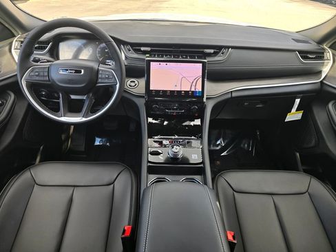 New 2025 Jeep Grand Cherokee L Limited image 5