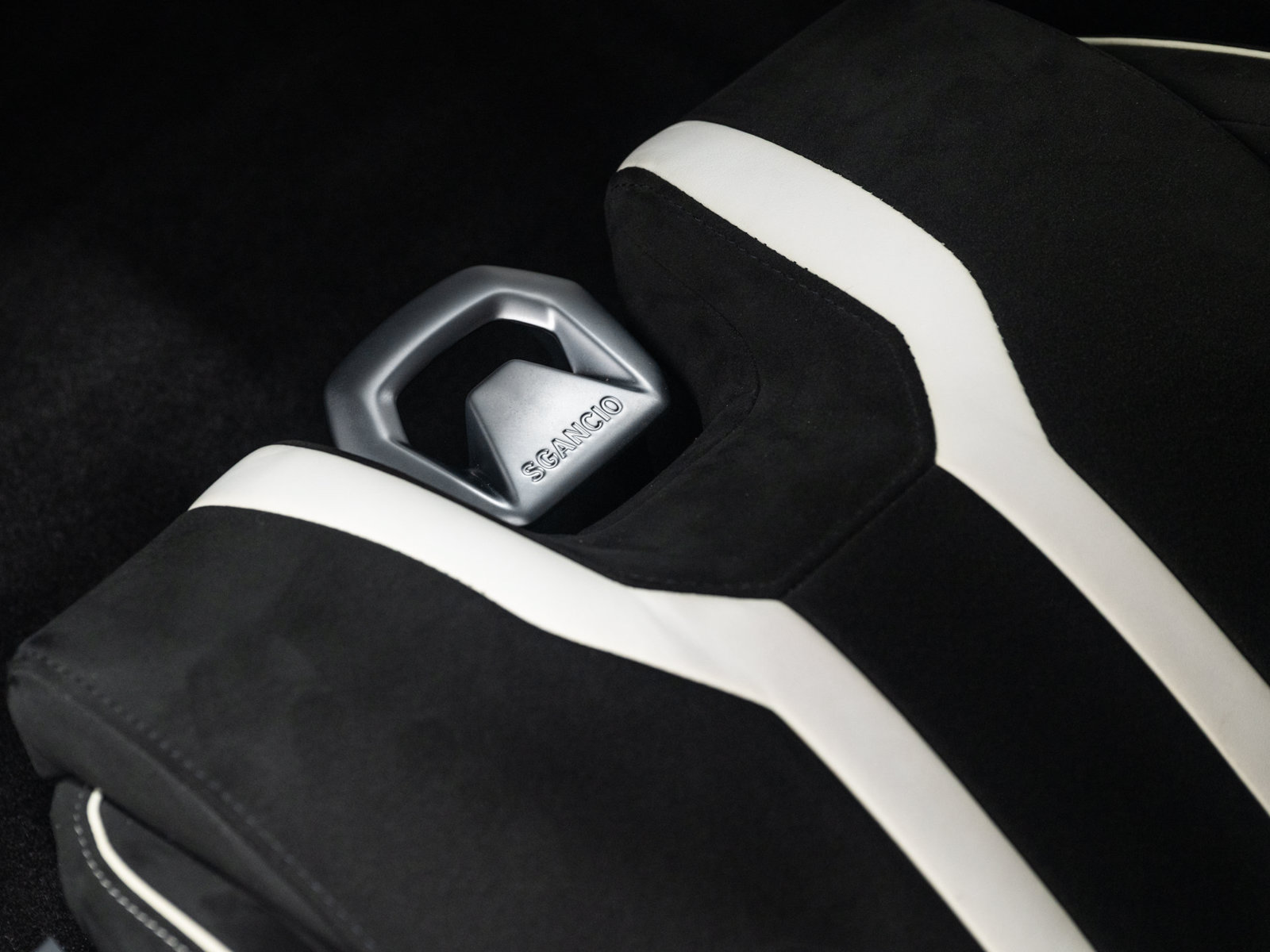 Used 2022 Lamborghini Huracan STO RWD image 34