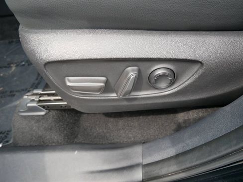 Used 2025 Toyota Grand Highlander AWD image 17