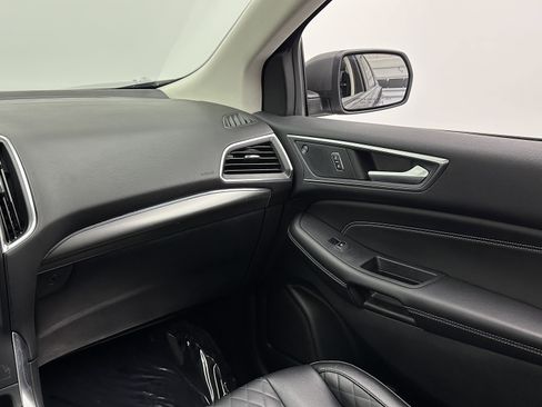 Used 2024 Ford Edge Titanium image 19