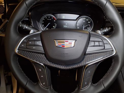 Used 2025 Cadillac XT5 Sportv w/ LPO, Bronce Accent Package image 20