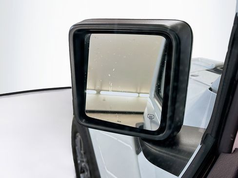 Used 2025 Jeep Wrangler Sahara image 16