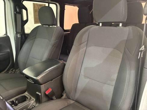 Used 2022 Jeep Wrangler Unlimited Sport AWD/4WD image 13