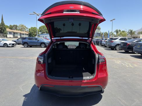 Used 2022 Tesla Model Y Performance AWD/4WD image 14