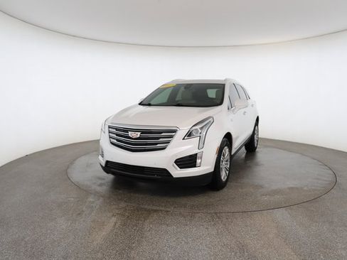 Used 2017 Cadillac XT5 Luxury w/ Driver Awareness Package image 32