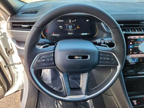 New 2025 Jeep Grand Cherokee L Limited w/ Trailer Tow Package AWD/4WD image 16