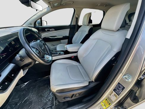 Used 2024 Kia Sportage EX FWD image 22