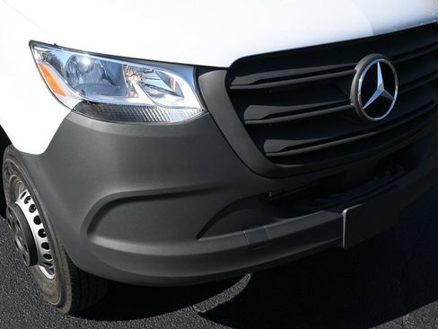 Used 2026 Mercedes-Benz Sprinter 4500 image 32